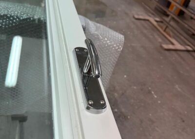 verniciatura serramanerti in legno