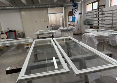 verniciatura serramanerti in legno