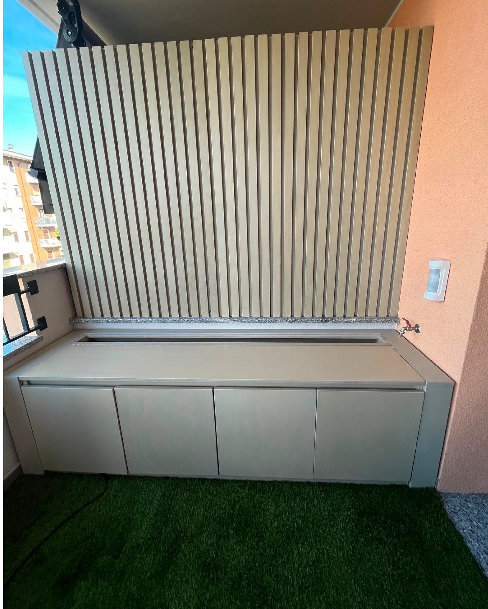 Mobile per balcone su misura 5