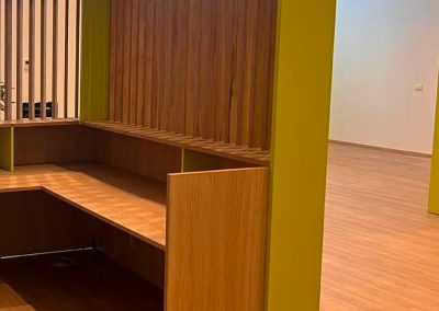 Mobili ufficio su misura in legno 2