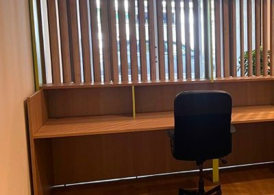 Mobili ufficio su misura in legno 5